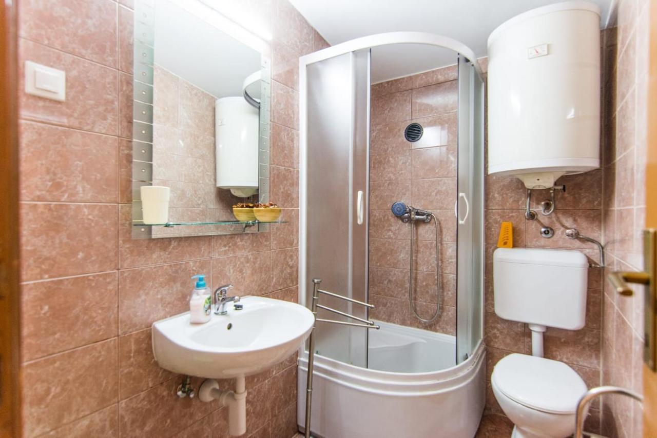 Hotel Sobe Rolo Uz More Biograd Na Moru Exteriér fotografie