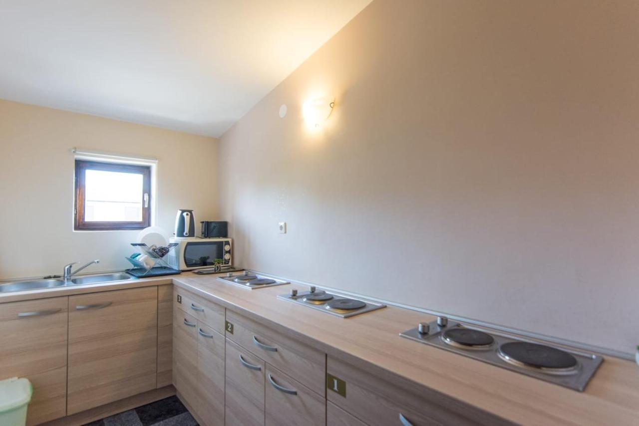Hotel Sobe Rolo Uz More Biograd Na Moru Exteriér fotografie
