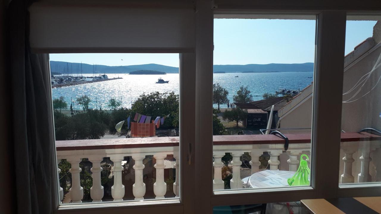 Hotel Sobe Rolo Uz More Biograd Na Moru Exteriér fotografie