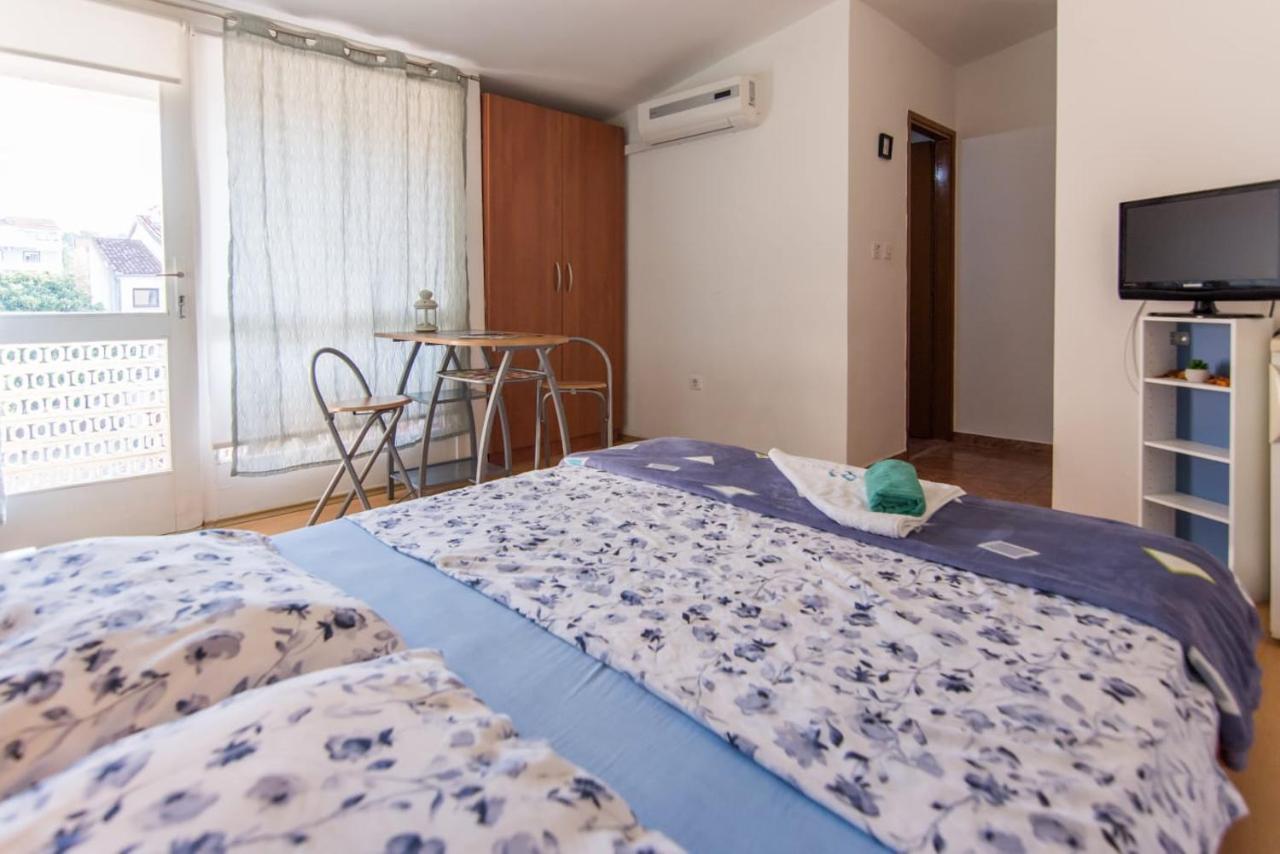 Hotel Sobe Rolo Uz More Biograd Na Moru Exteriér fotografie