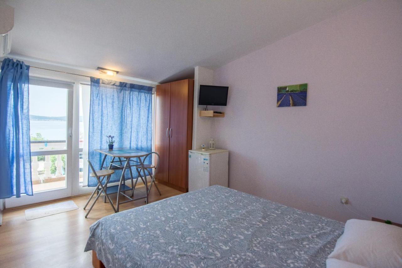 Hotel Sobe Rolo Uz More Biograd Na Moru Exteriér fotografie