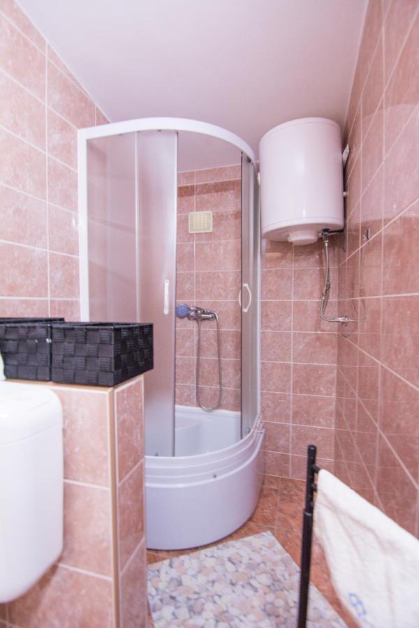 Hotel Sobe Rolo Uz More Biograd Na Moru Exteriér fotografie