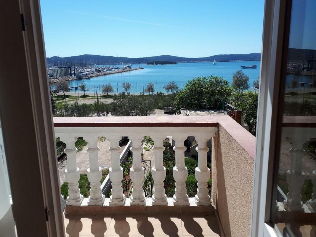 Hotel Sobe Rolo Uz More Biograd Na Moru Exteriér fotografie