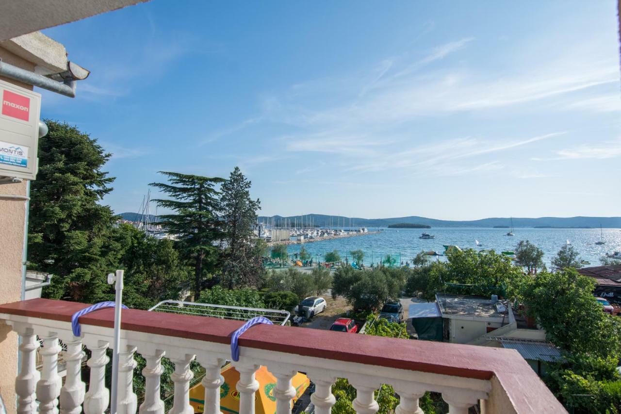Hotel Sobe Rolo Uz More Biograd Na Moru Exteriér fotografie